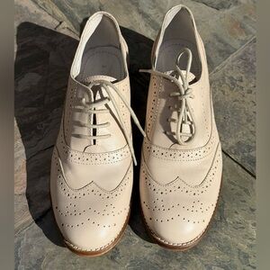 Stefanel Wingtip Cream Flats Euro size 39